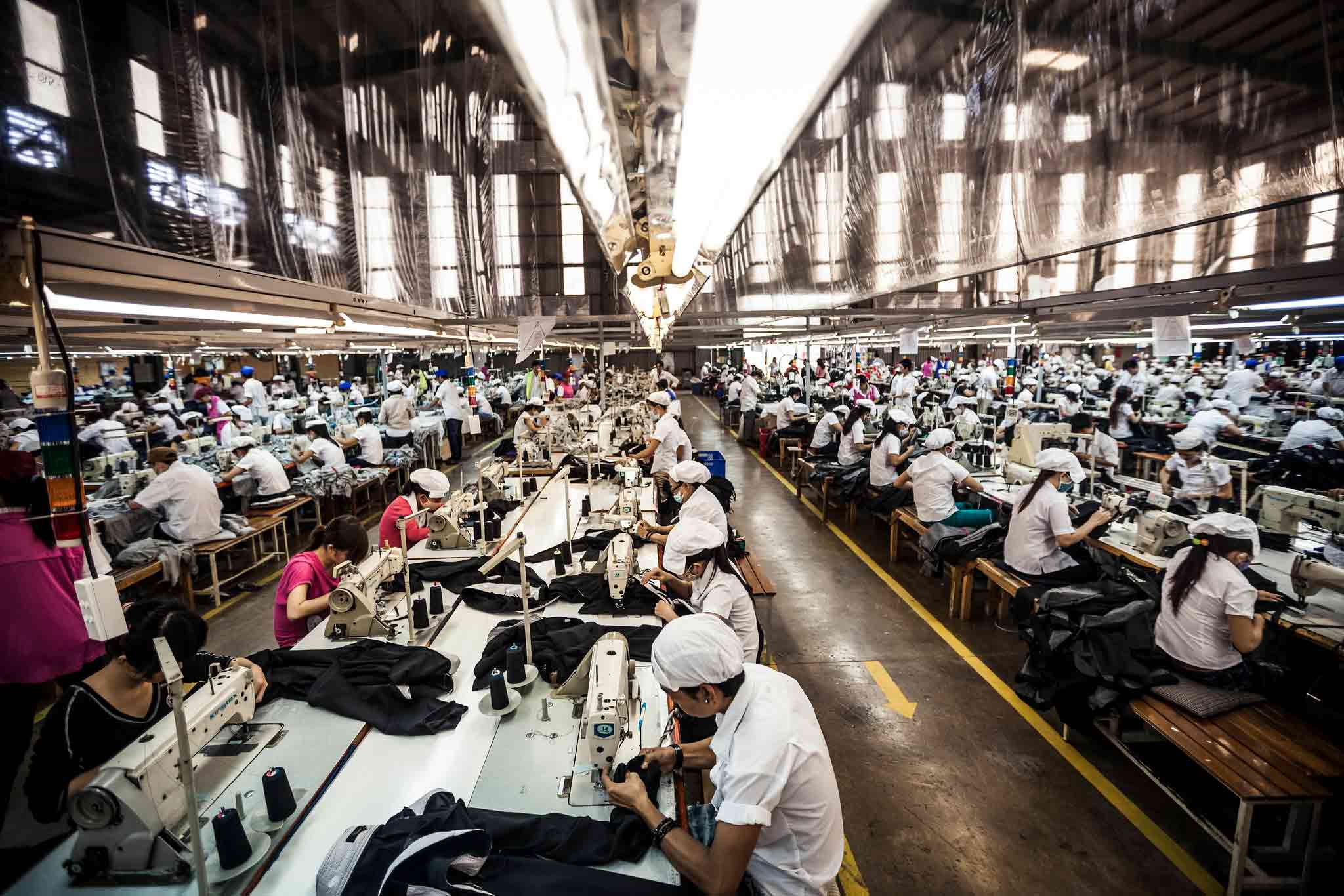 Usine d'employés d'une marque s'inscrivant dans la fast-fashion