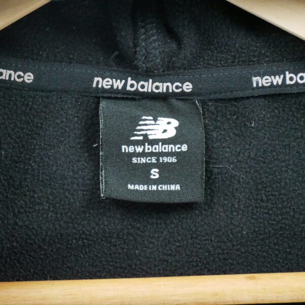 Sweat a capuche femme manches longues noir New Balance Col Rond