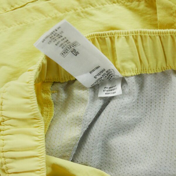 Short Femme  Barely Baggies Jaune – Image 10
