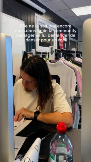 Elle est encore détente mais ça ne va pas durer 😂

#meduzastore #secondhand #moderesponsable #video #communitymanager #secondhandshop #secondhandclothes #fashion